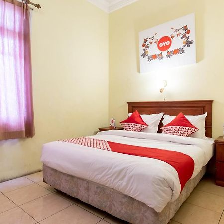 Oyo 1030 Hotel Bumi Asih Medan Extérieur photo