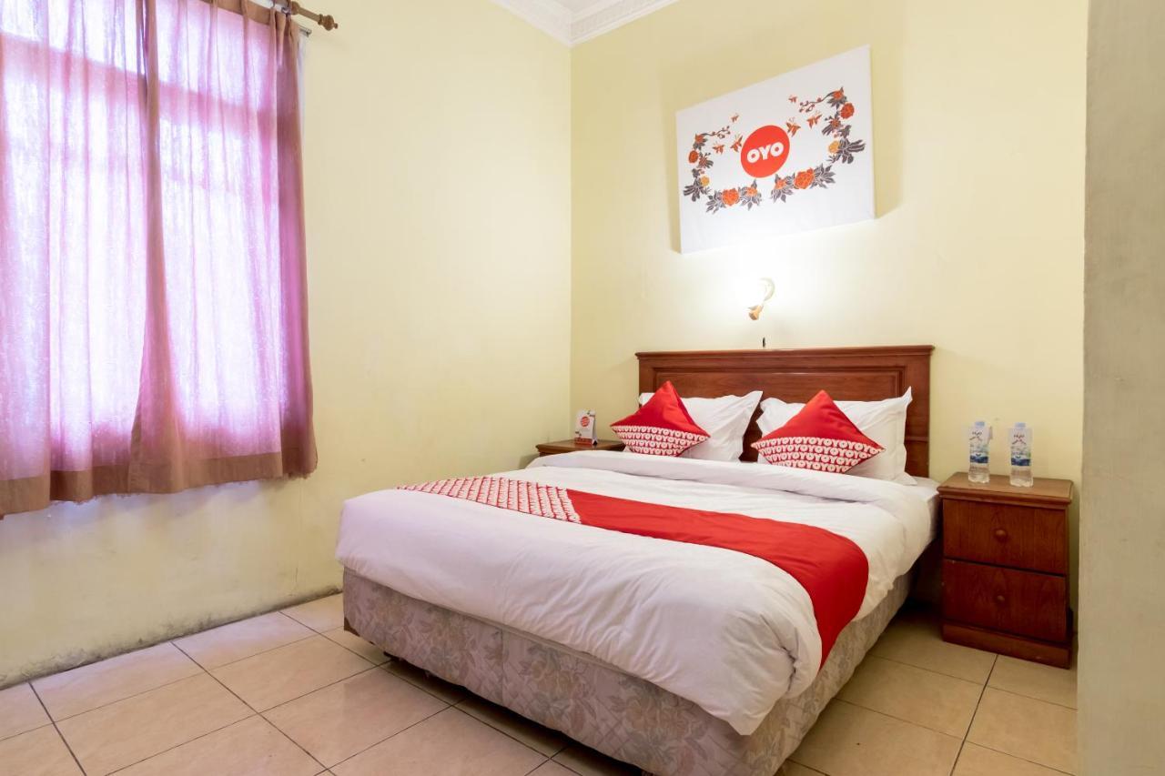 Oyo 1030 Hotel Bumi Asih Medan Extérieur photo