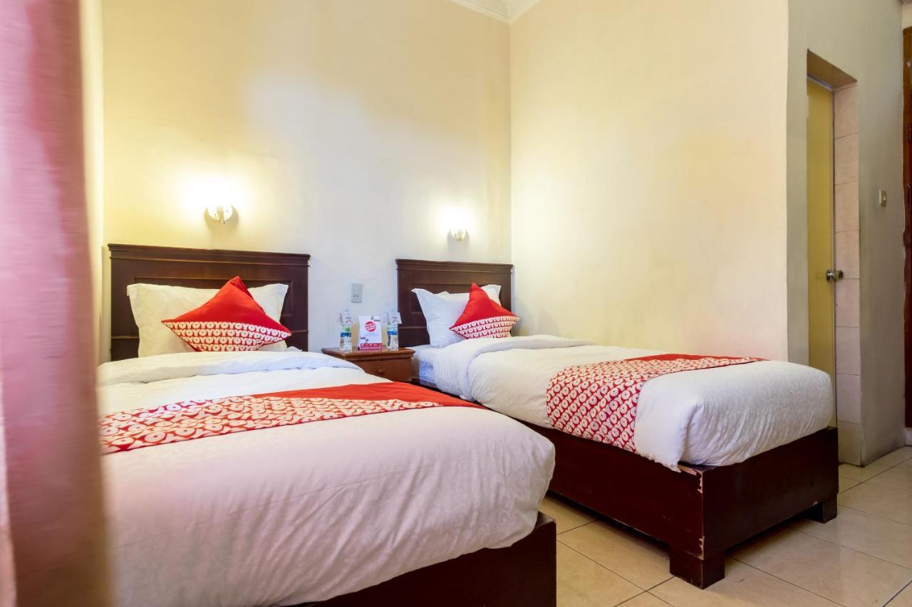 Oyo 1030 Hotel Bumi Asih Medan Extérieur photo