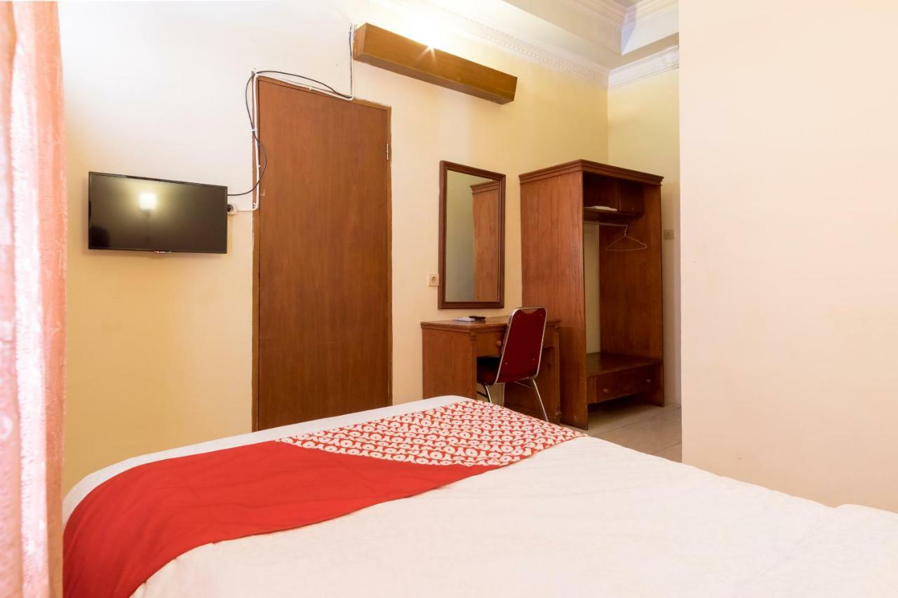 Oyo 1030 Hotel Bumi Asih Medan Extérieur photo