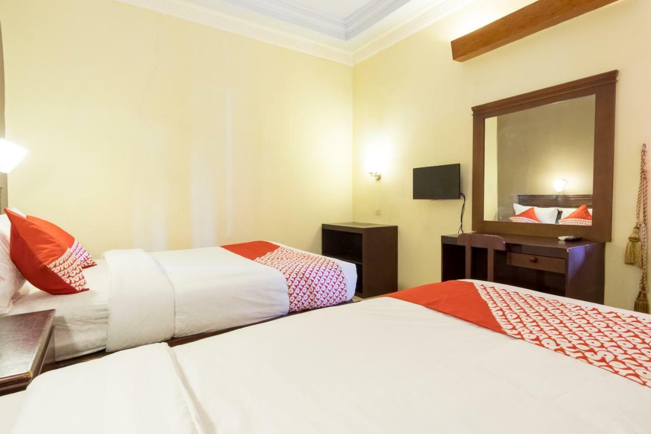 Oyo 1030 Hotel Bumi Asih Medan Extérieur photo