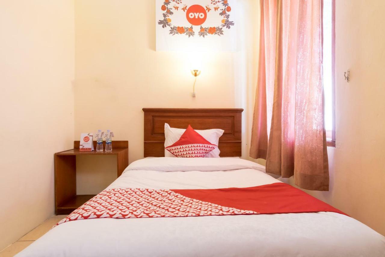 Oyo 1030 Hotel Bumi Asih Medan Extérieur photo