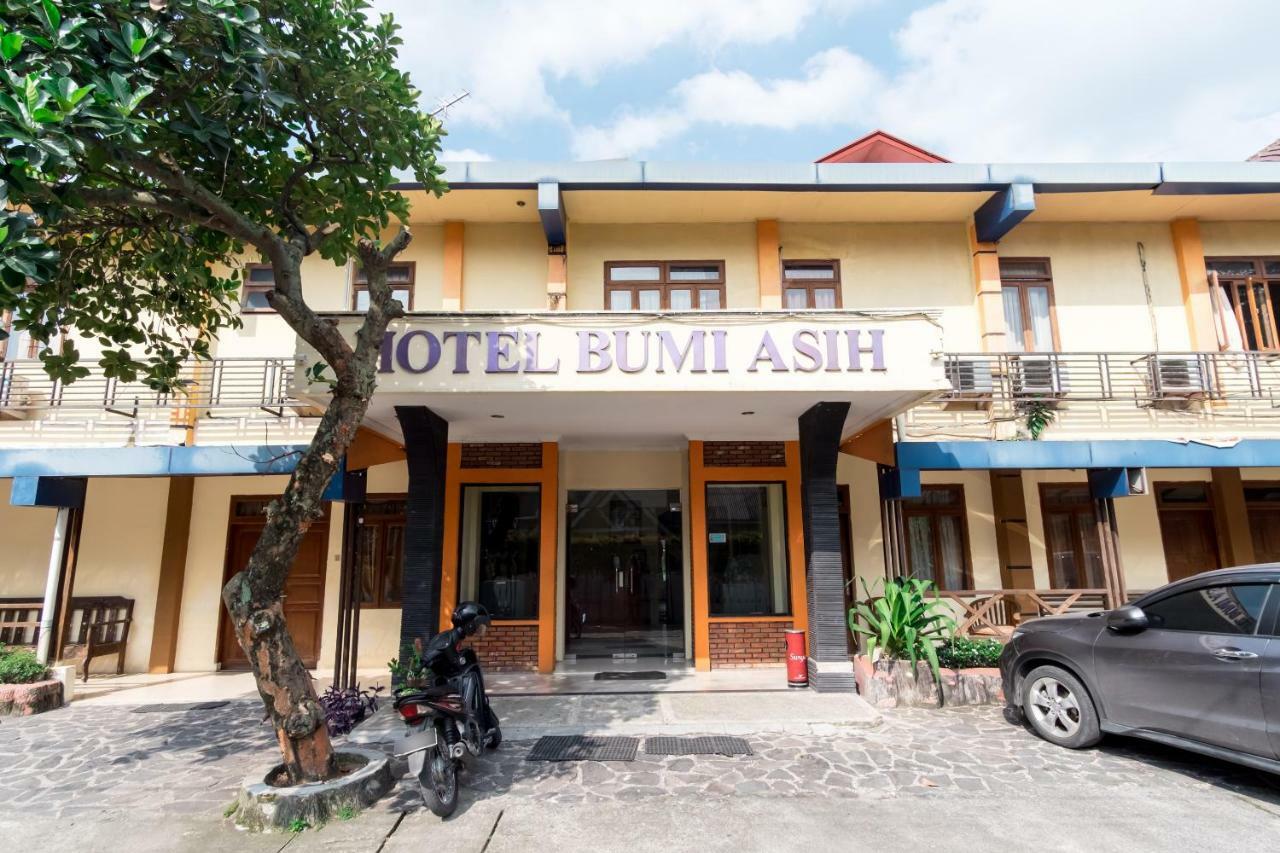 Oyo 1030 Hotel Bumi Asih Medan Extérieur photo